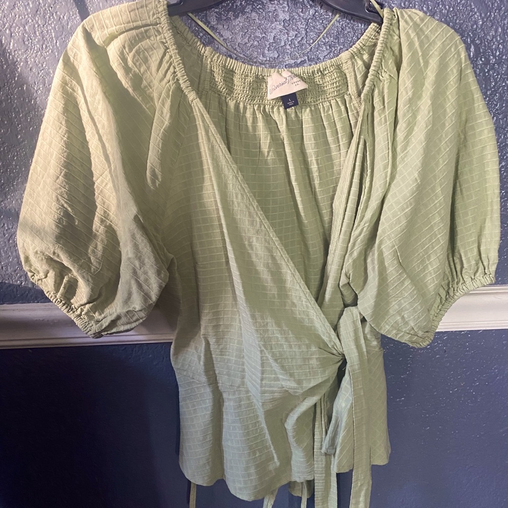 Worn once. Adorable !